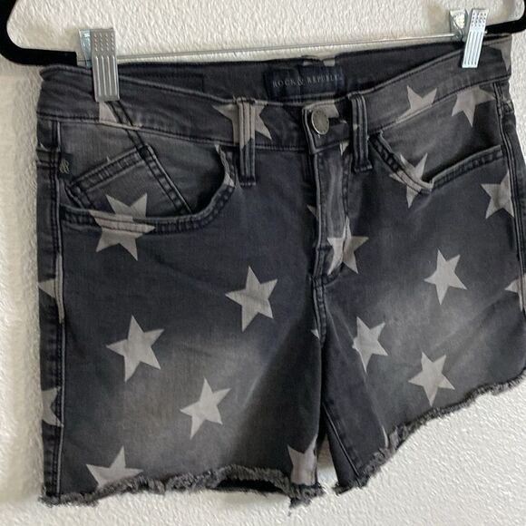 Rock & Republic- Black star shots- mid rise- Size 8 - Picture 2 of 8
